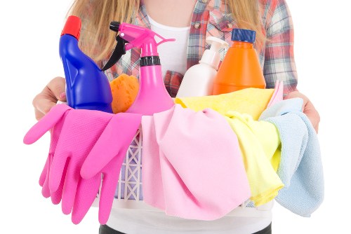 Professional Battersea cleaning service for kitchens and bathrooms in flats